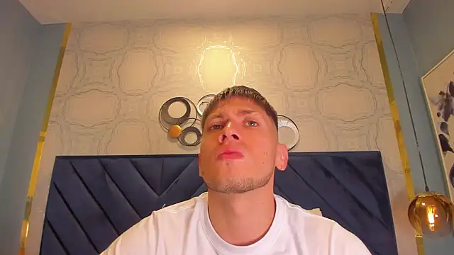 Snapshot of SebastianMaximoff chatting on 01-15-25, 11:43 SebastianMaximoff online show from 01-15-25, 11:43