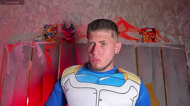 Snapshot of SebastianMaximoff chatting on 10-31-25, 07:37 SebastianMaximoff online show from 10-31-25, 07:37