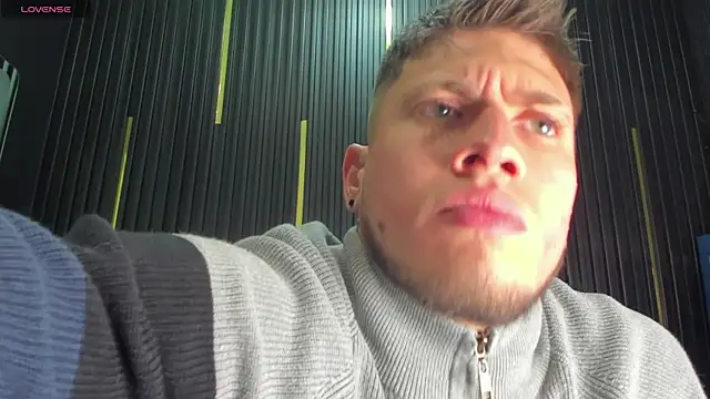 Snapshot of SebastianMaximoff chatting on 11-26-25, 07:48 SebastianMaximoff online show from 11-26-25, 07:48