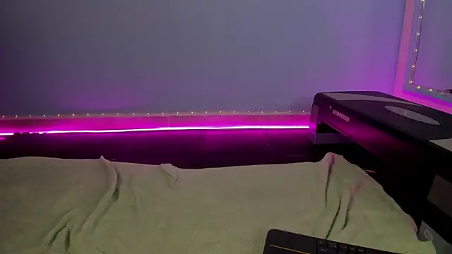 Snapshot of ale_cam chatting on 03-02-25, 12:31 ale cam online show from 03-02-25, 12:31