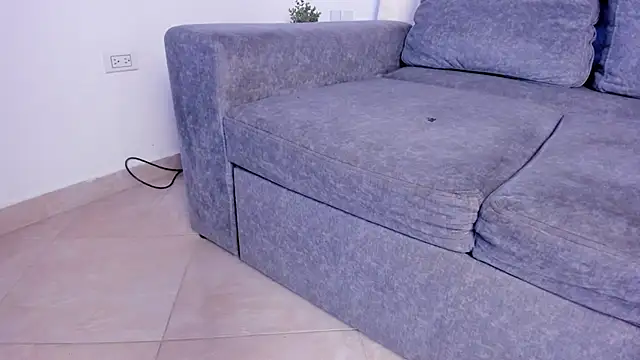 Snapshot of ale_cam chatting on 03-17-25, 02:19 ale cam online show from 03-17-25, 02:19