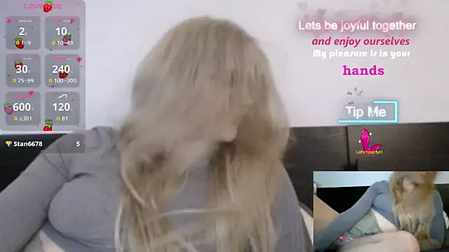 Snapshot of VeronicaJoyful chatting on 09-24-25, 10:35 VeronicaJoyful online show from 09-24-25, 10:35