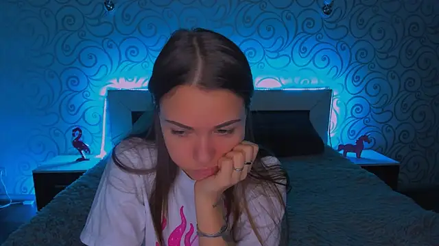 Snapshot of AlexaBarkley chatting on 12-03-24, 06:26 AlexaBarkley online show from 12-03-24, 06:26