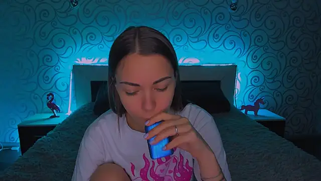 Snapshot of AlexaBarkley chatting on 12-06-24, 06:26 AlexaBarkley online show from 12-06-24, 06:26