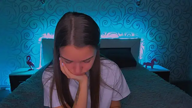 Snapshot of AlexaBarkley chatting on 12-08-24, 03:21 AlexaBarkley online show from 12-08-24, 03:21