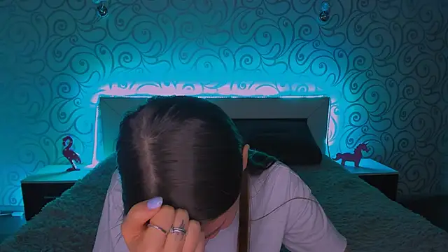 Snapshot of AlexaBarkley chatting on 12-15-24, 06:18 AlexaBarkley online show from 12-15-24, 06:18