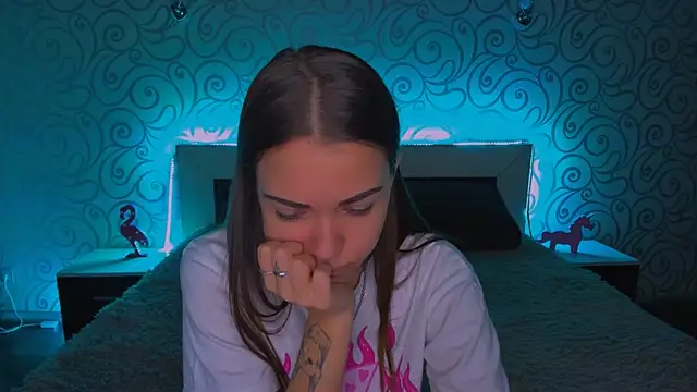 Snapshot of AlexaBarkley chatting on 12-16-24, 06:21 AlexaBarkley online show from 12-16-24, 06:21