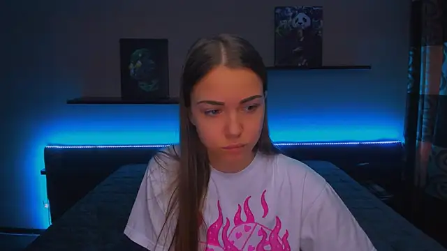 Snapshot of AlexaBarkley chatting on 01-13-25, 03:45 AlexaBarkley online show from 01-13-25, 03:45