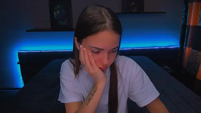 Snapshot of AlexaBarkley chatting on 01-21-25, 06:22 AlexaBarkley online show from 01-21-25, 06:22