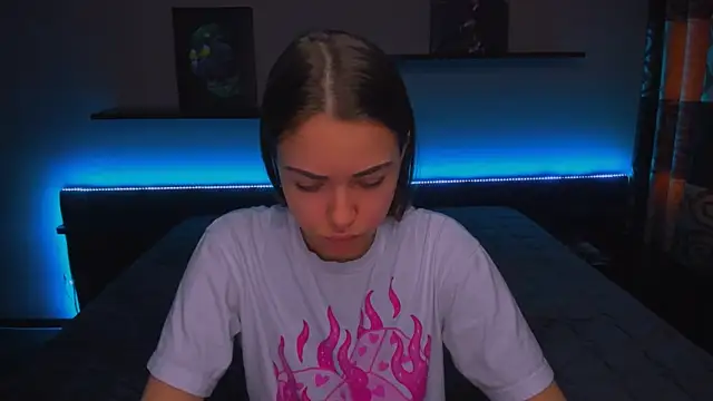 Snapshot of AlexaBarkley chatting on 01-27-25, 03:26 AlexaBarkley online show from 01-27-25, 03:26