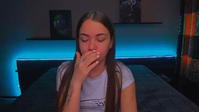 Snapshot of AlexaBarkley chatting on 01-28-25, 03:15 AlexaBarkley online show from 01-28-25, 03:15