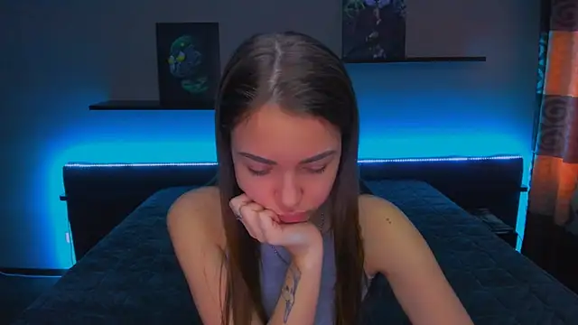 Snapshot of AlexaBarkley chatting on 02-06-25, 06:18 AlexaBarkley online show from 02-06-25, 06:18