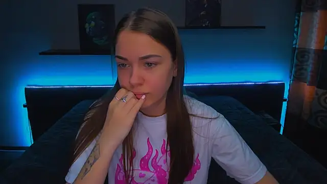 Snapshot of AlexaBarkley chatting on 02-10-25, 03:13 AlexaBarkley online show from 02-10-25, 03:13