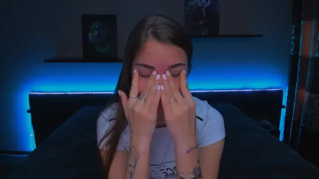 Snapshot of AlexaBarkley chatting on 02-13-25, 03:07 AlexaBarkley online show from 02-13-25, 03:07