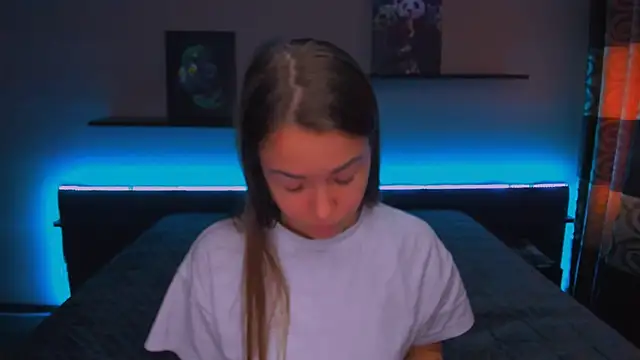 Snapshot of AlexaBarkley chatting on 02-19-25, 06:22 AlexaBarkley online show from 02-19-25, 06:22