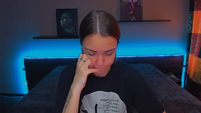 Snapshot of AlexaBarkley chatting on 03-04-25, 03:22 AlexaBarkley online show from 03-04-25, 03:22