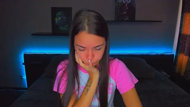 Snapshot of AlexaBarkley chatting on 09-11-25, 12:22 AlexaBarkley online show from 09-11-25, 12:22