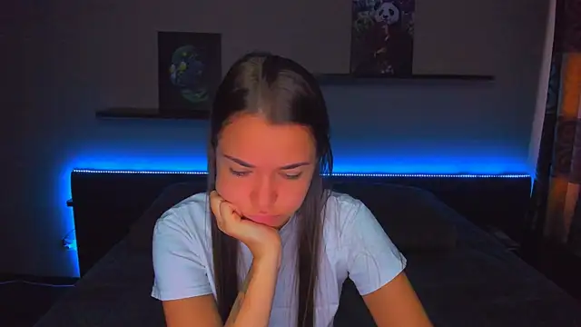 Snapshot of AlexaBarkley chatting on 09-15-25, 12:32 AlexaBarkley online show from 09-15-25, 12:32