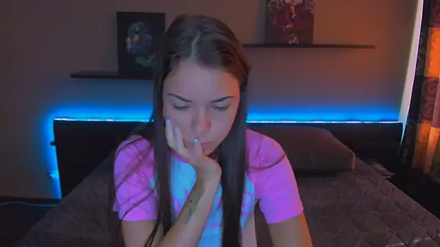 Snapshot of AlexaBarkley chatting on 09-16-25, 12:33 AlexaBarkley online show from 09-16-25, 12:33