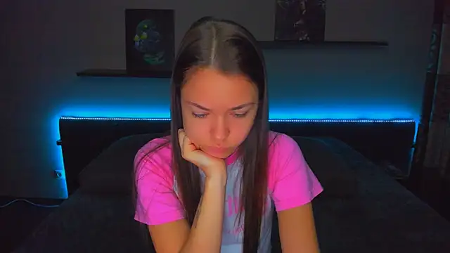 Snapshot of AlexaBarkley chatting on 10-14-25, 12:11 AlexaBarkley online show from 10-14-25, 12:11