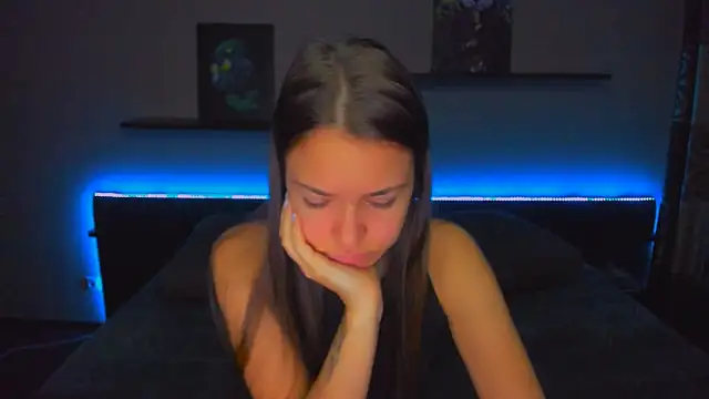 Snapshot of AlexaBarkley chatting on 10-22-25, 12:22 AlexaBarkley online show from 10-22-25, 12:22