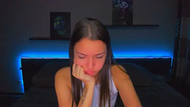 Snapshot of AlexaBarkley chatting on 10-27-25, 12:15 AlexaBarkley online show from 10-27-25, 12:15