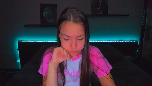 Snapshot of AlexaBarkley chatting on 11-05-25, 12:21 AlexaBarkley online show from 11-05-25, 12:21