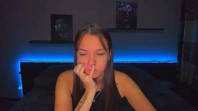 Snapshot of AlexaBarkley chatting on 12-16-25, 12:26 AlexaBarkley online show from 12-16-25, 12:26