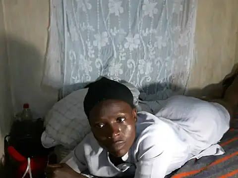 cute-shamza online show from 12-17-25, 05:41