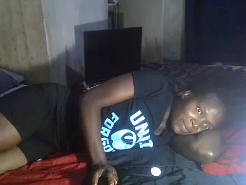 cute-shamza online show from 04-28-26, 02:21