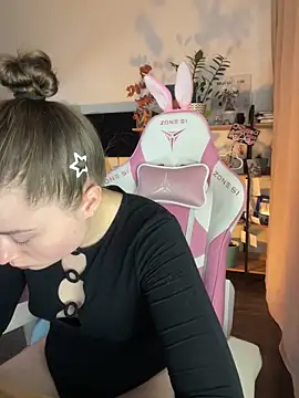 sweetest pie online show from 10-03-25, 05:43