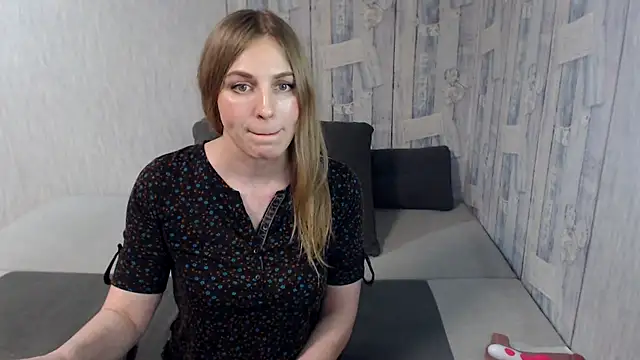 Snapshot of Pilly_green_ chatting on 02-06-25, 09:22 Pilly green  online show from 02-06-25, 09:22