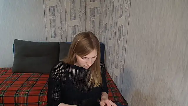 Pilly green  online show from 04-25-26, 07:55