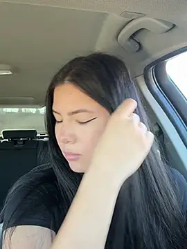 clairewntr online show from 03-19-25, 03:29