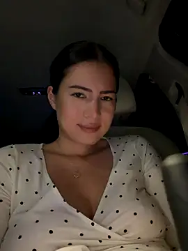 clairewntr online show from 10-28-25, 07:27