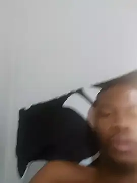 Snapshot of Malibongwe17 chatting on 09-21-25, 05:42 Malibongwe17 online show from 09-21-25, 05:42