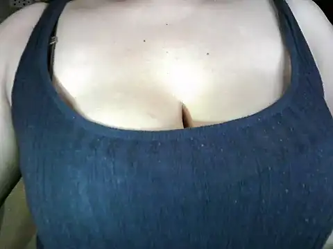 Snapshot of SquirtvirginGirl chatting on 02-15-25, 08:22 SquirtvirginGirl online show from 02-15-25, 08:22
