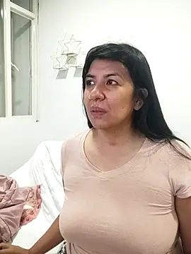 aisha latina online show from 02-17-26, 01:29