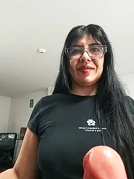 aisha latina online show from 04-15-26, 03:08