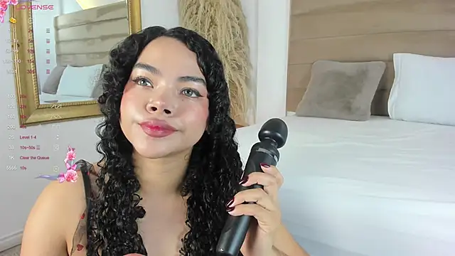 Snapshot of ValerieDiaz_ chatting on 01-09-25, 11:58 ValerieDiaz  online show from 01-09-25, 11:58