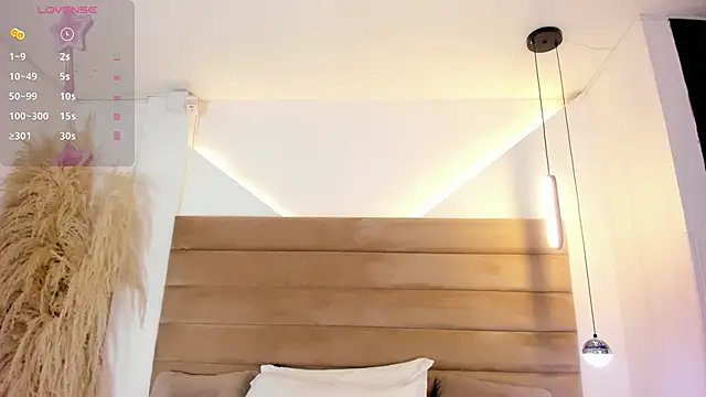 Snapshot of ValerieDiaz_ chatting on 02-07-25, 12:17 ValerieDiaz  online show from 02-07-25, 12:17