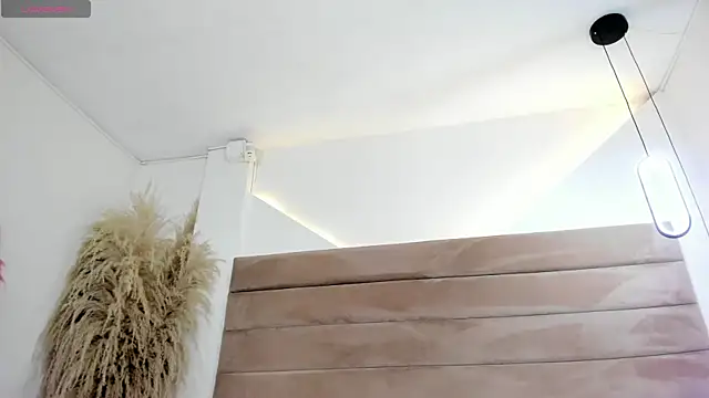 Snapshot of ValerieDiaz_ chatting on 10-07-25, 12:02 ValerieDiaz  online show from 10-07-25, 12:02