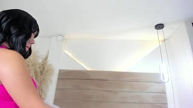 Snapshot of ValerieDiaz_ chatting on 10-08-25, 12:14 ValerieDiaz  online show from 10-08-25, 12:14