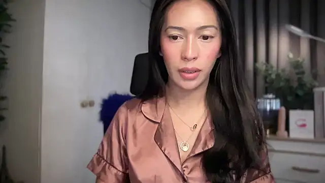 Jasmine Elcock online show from 05-18-26, 04:07