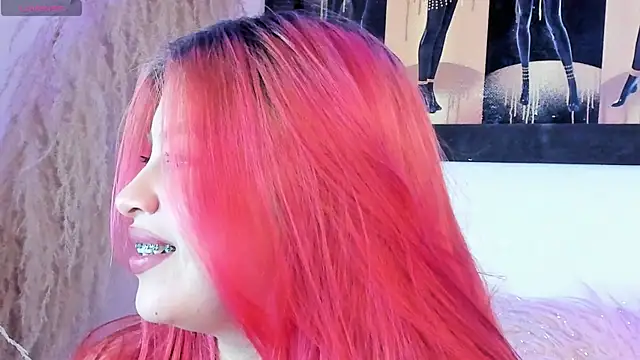 Snapshot of SophieRossi chatting on 02-03-25, 05:29 SophieRossi online show from 02-03-25, 05:29