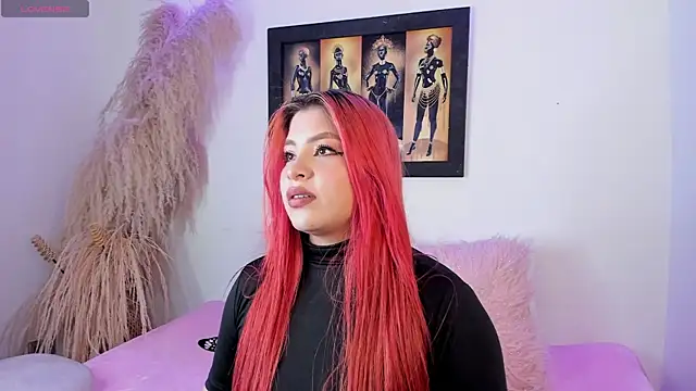 Snapshot of SophieRossi chatting on 02-06-25, 05:25 SophieRossi online show from 02-06-25, 05:25