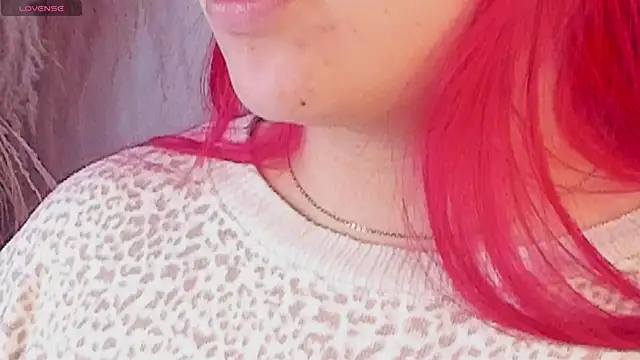 Snapshot of SophieRossi chatting on 02-08-25, 04:25 SophieRossi online show from 02-08-25, 04:25