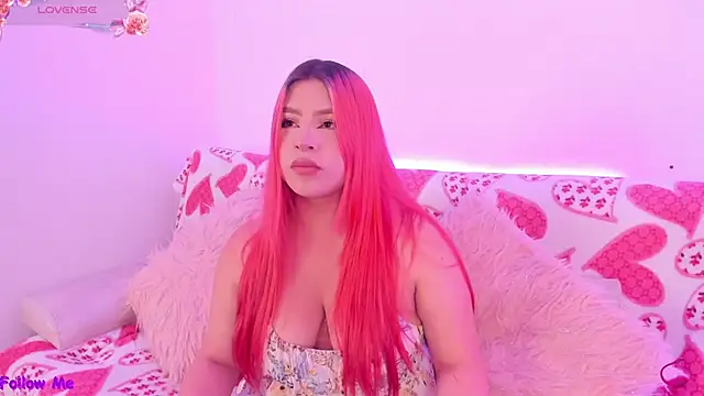 Snapshot of SophieRossi chatting on 09-09-25, 04:12 SophieRossi online show from 09-09-25, 04:12