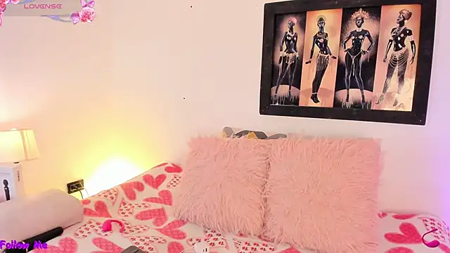 Snapshot of SophieRossi chatting on 09-17-25, 04:14 SophieRossi online show from 09-17-25, 04:14