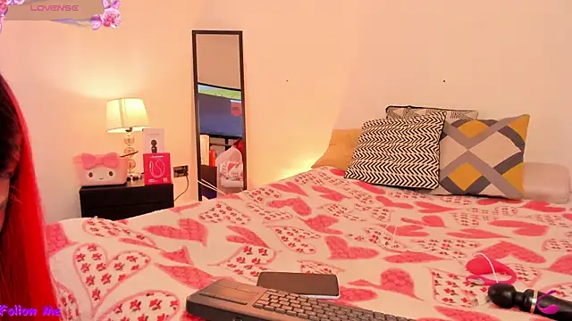 Snapshot of SophieRossi chatting on 09-20-25, 03:51 SophieRossi online show from 09-20-25, 03:51